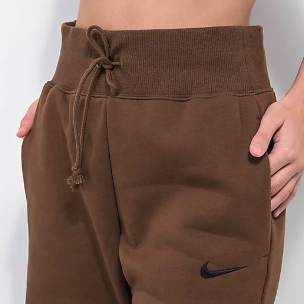 WOMENS NIKE SWEATS 🔥